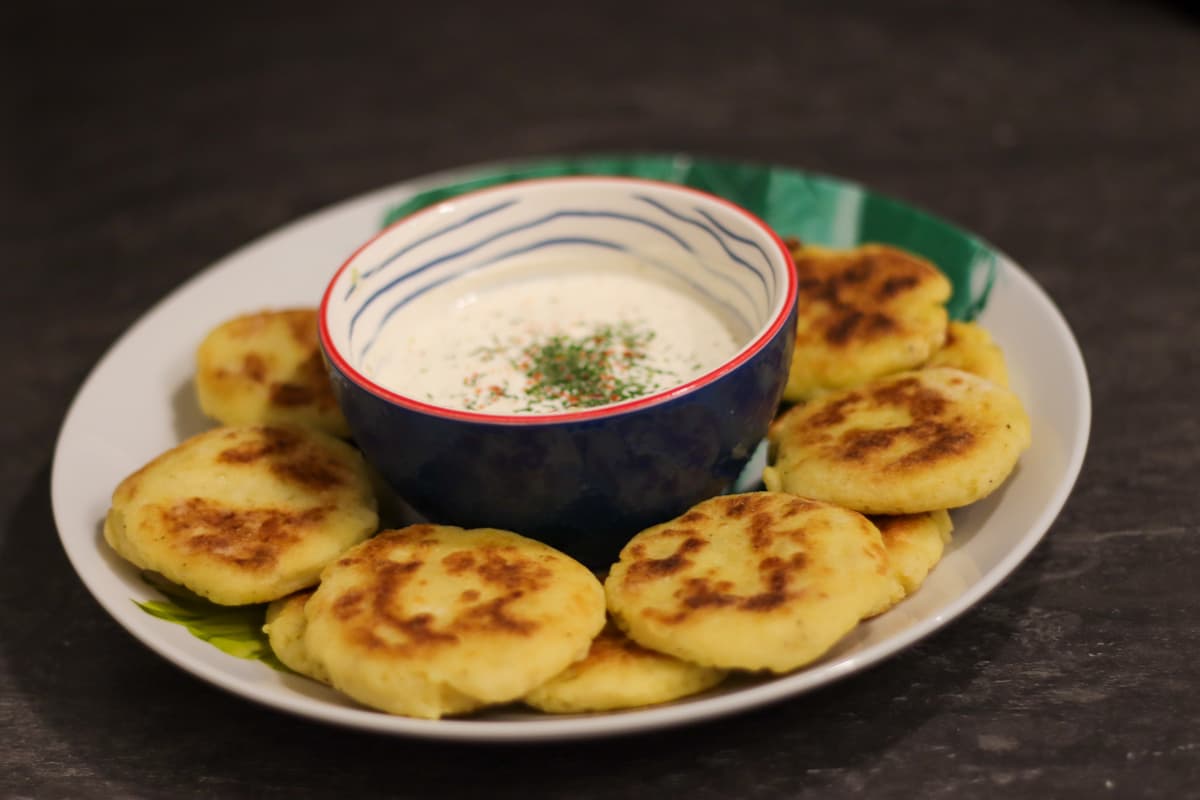 Kartoffel Taler - mit Tsatsiki - Glutenfreies Rezept von maximalfannitastisch